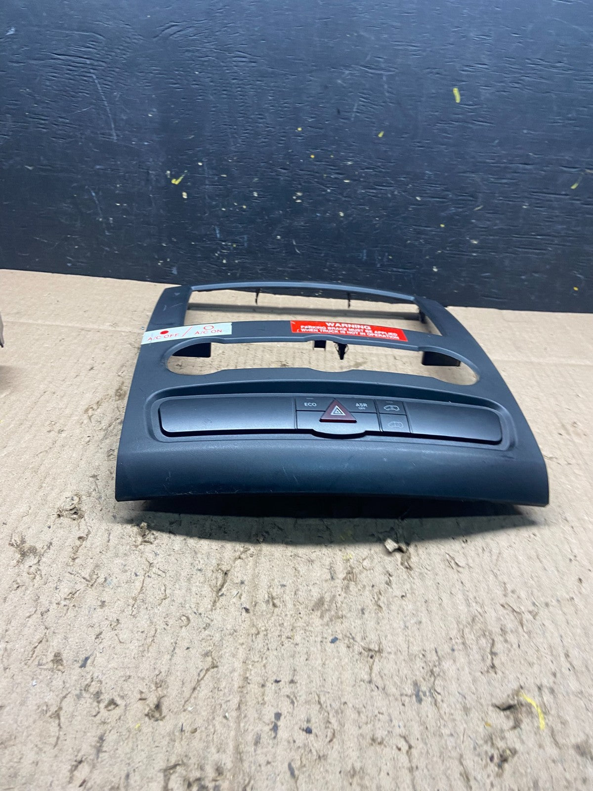 2007-2018 Mercedes Dodge Sprinter Center Console Radio Instrument Panel Q1051 DG1