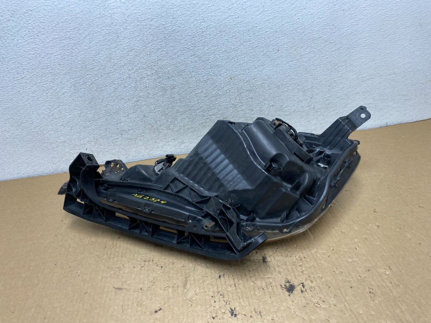2009 to 2013 Honda Fit Right Passenger RH Side Headlight Halogen AG2374 DW8
