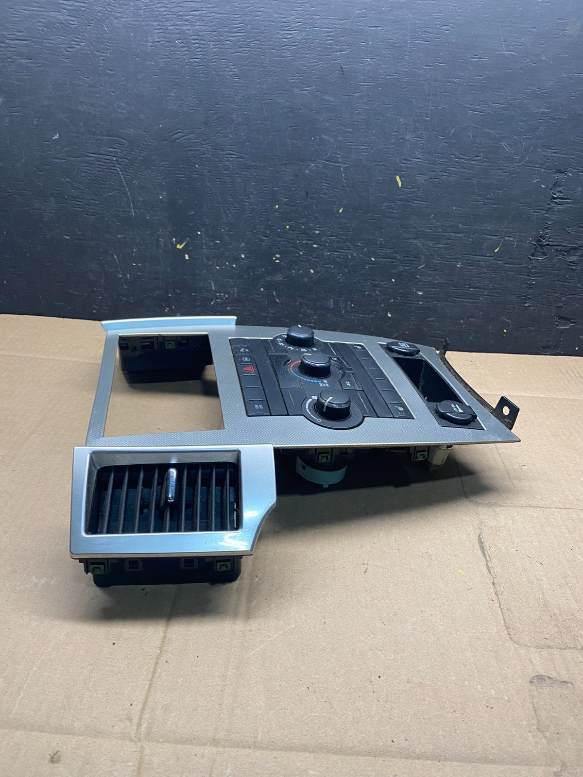 2008 to 2010 Jeep Grand Cherokee Center A/C Heater Climate Control OEM p9189 DG4