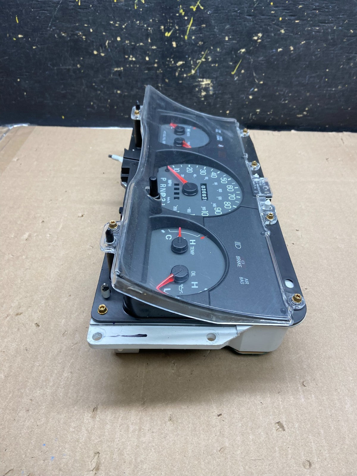 2003 to 2005 Ford Crown Victoria Speedometer Cluster Gauge ab1916 DG3