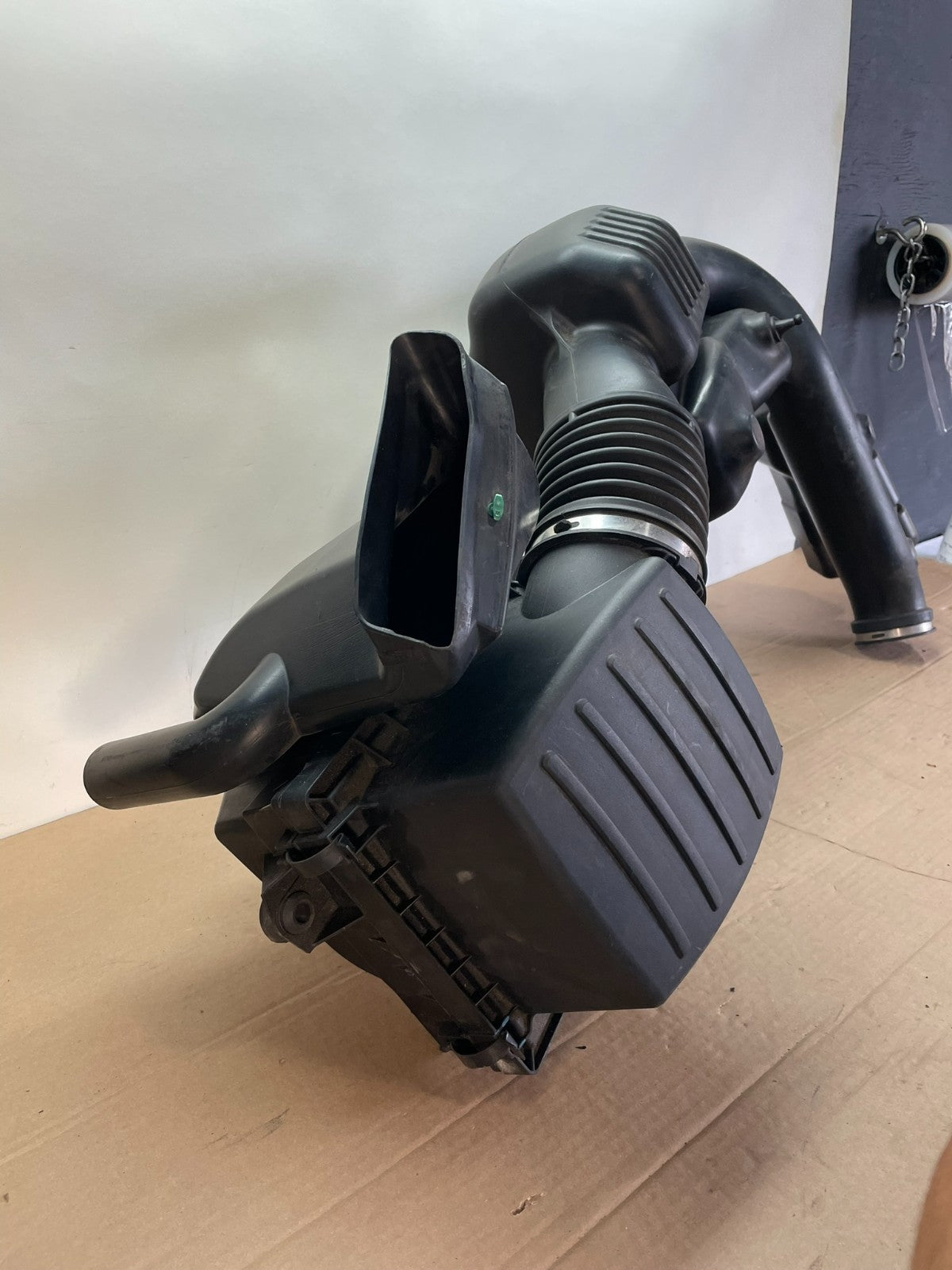 2011 - 2013 Dodge Durango 3.6L Resonator Air Intake Tube AG9949 DG2