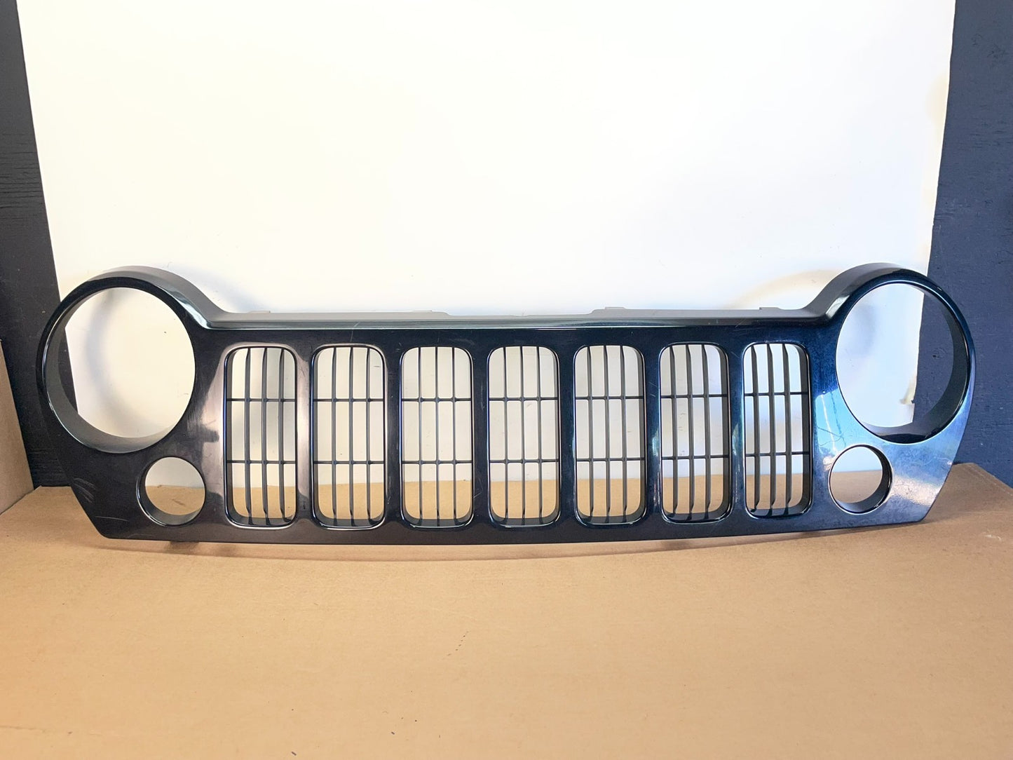 2005 to 2007 Jeep Liberty Front Upper Grill Grille af8605 DG0
