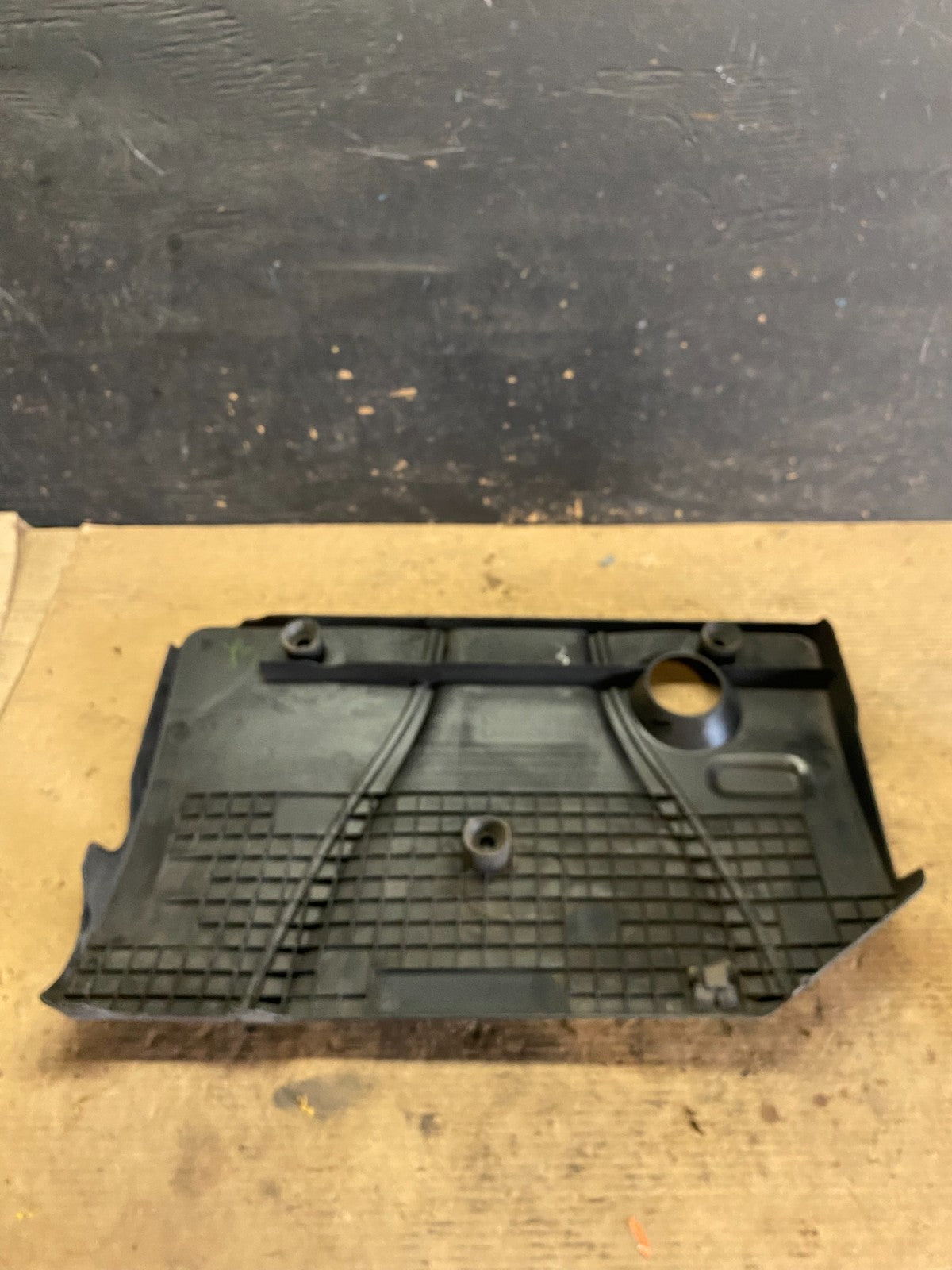 2004 to 2006 Mazda 3 DOHC 16 VALVE 2.3L Engine Shield Top Cover P0225 DG5