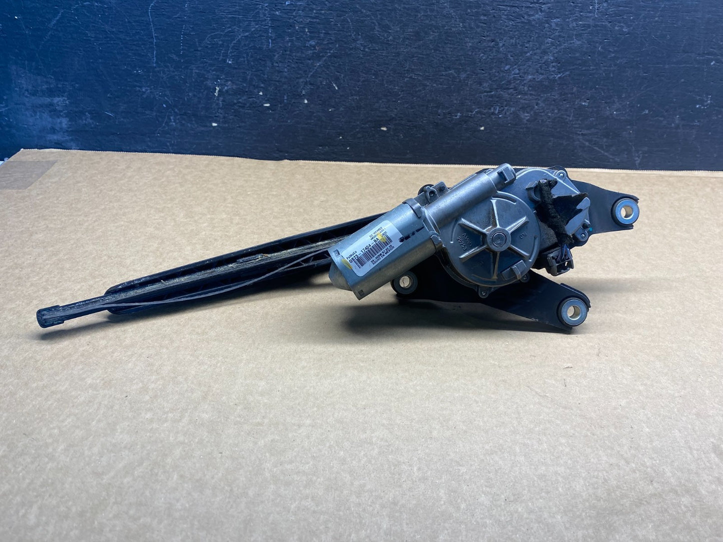 2020 to 2023 Ford Explorer Rear Windshield Wiper Motor AF4214 DW5