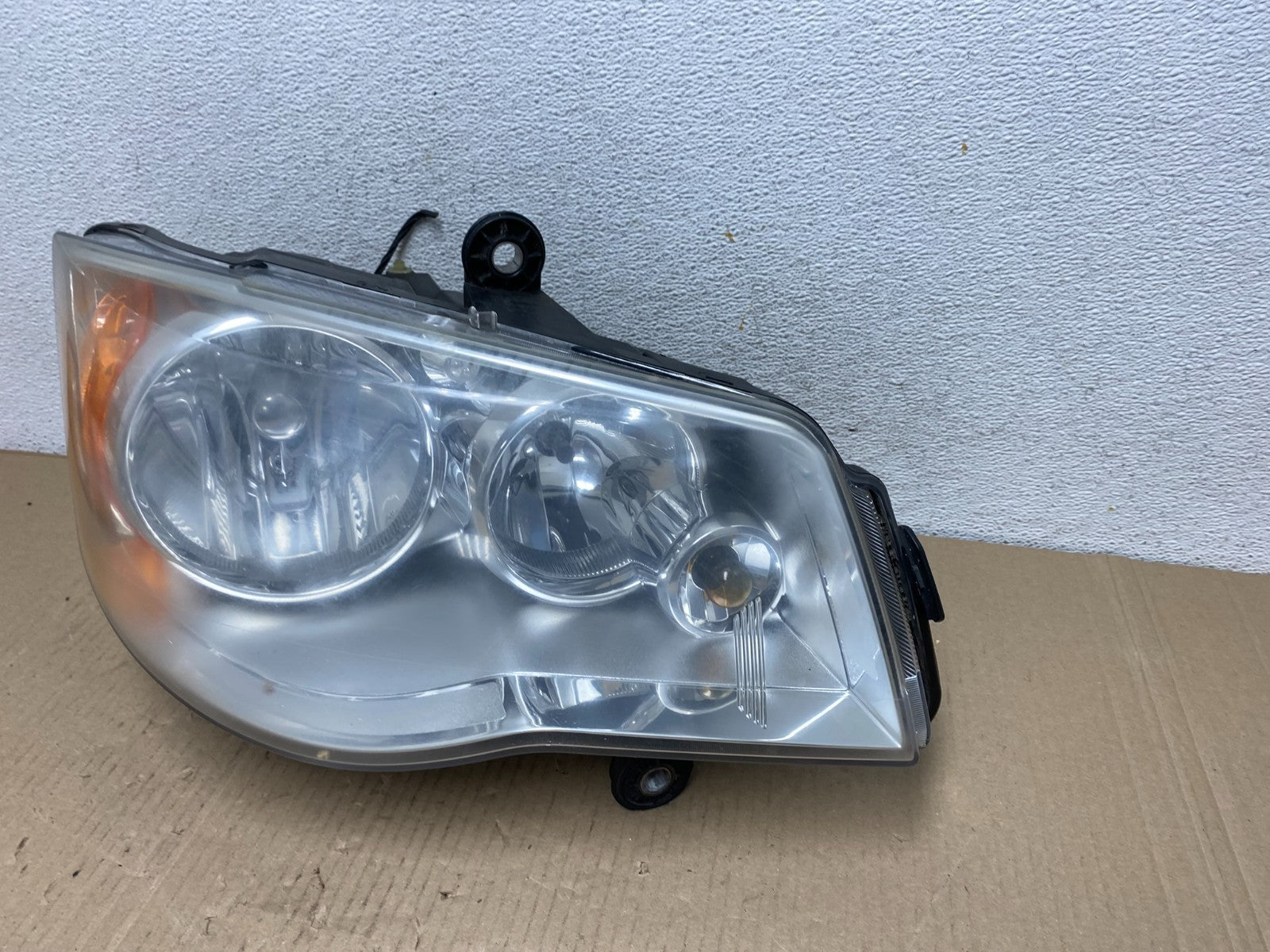 2011 to 2016 Chrysler Town and Country Right Passenger Headlight AF5854 DW1