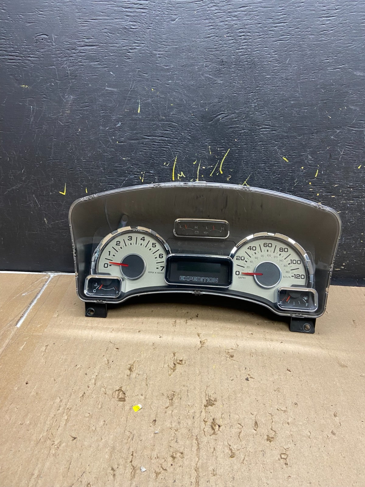 2007 to 2014 Ford Expedition Speedometer Cluster Gauge ab5532 DG0