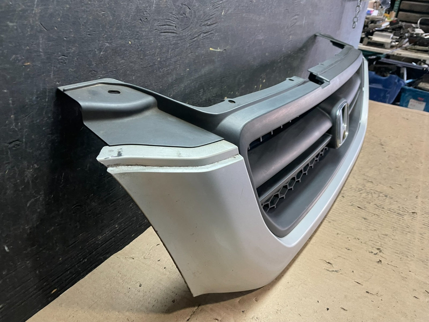 2003 2004 2005 Honda Pilot Front Upper Grill Grille U6070 DG2