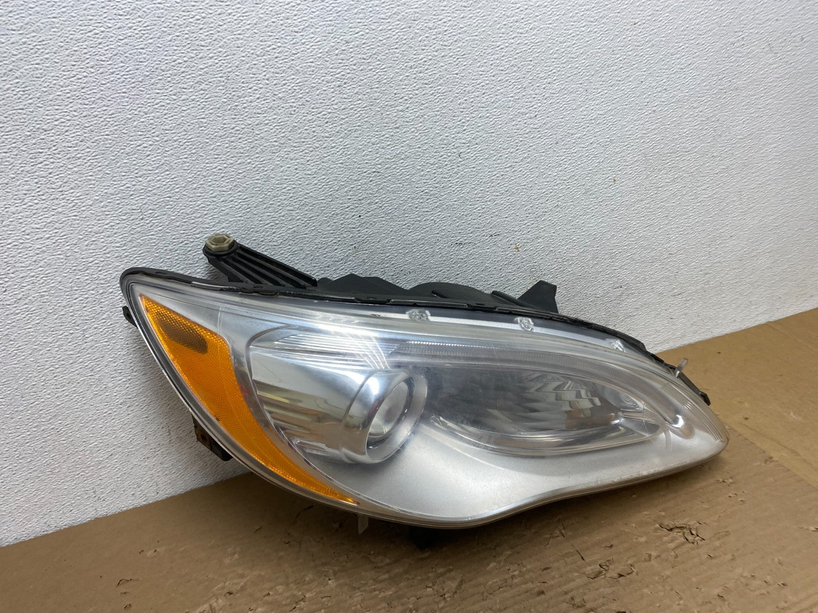 2011 2012 2013 2014 Chrysler 200 Right Passenger Halogen Headlight AD4387 DW2