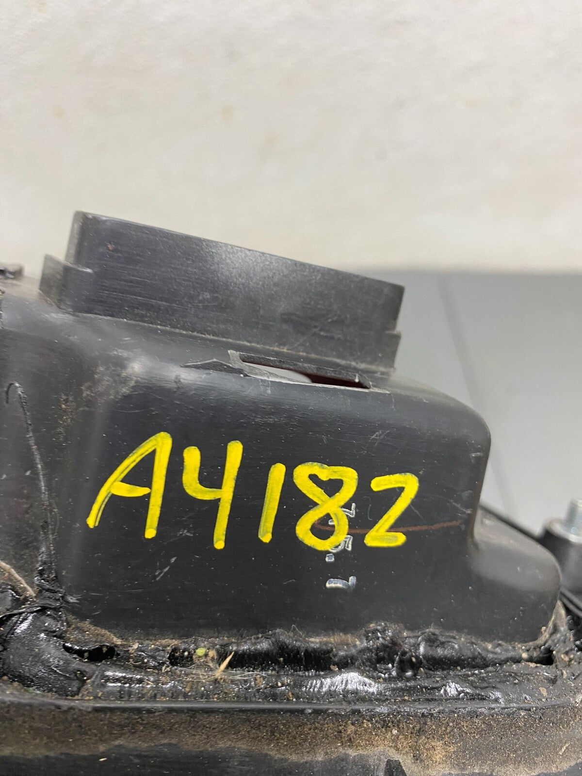 1997 1998 1999 Nissan Maxima Right Passenger RH Inner Tail Light Oem A4182 DG17