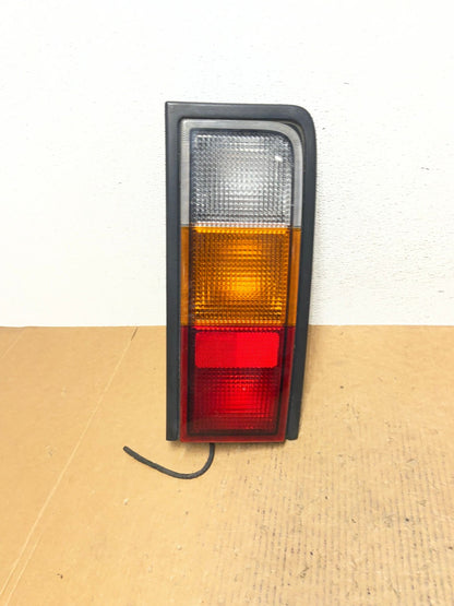 2003 to 2004 Hummer H2 Right Passenger RH Side Tail Light AE0259 LK0