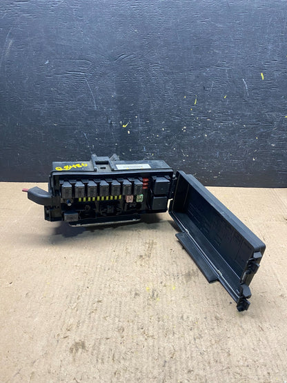 2004 2005 Dodge Durango Fusebox Fuse Box Relay Body BCM Module R8480 DG1