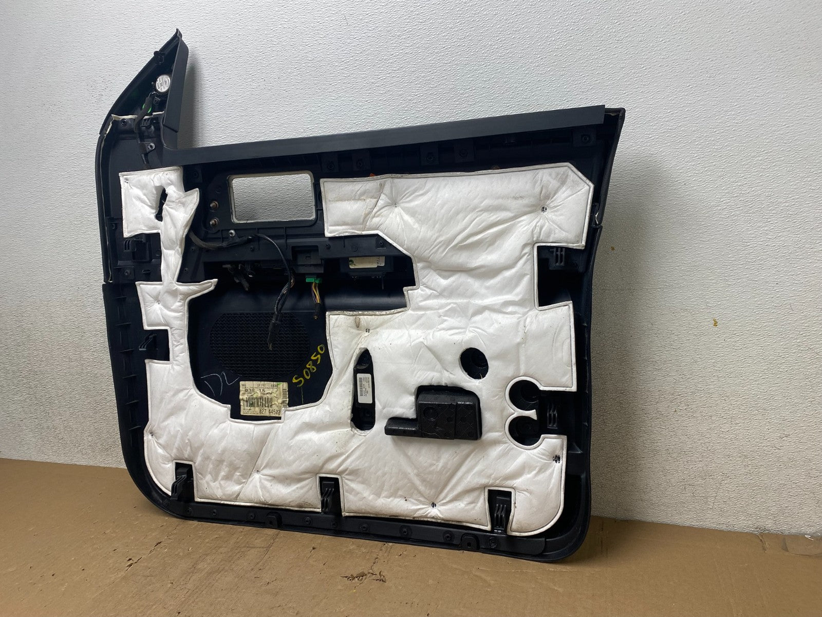 2007-2015 Lincoln Navigator Left Front Door Panel OEM S0850 DG7