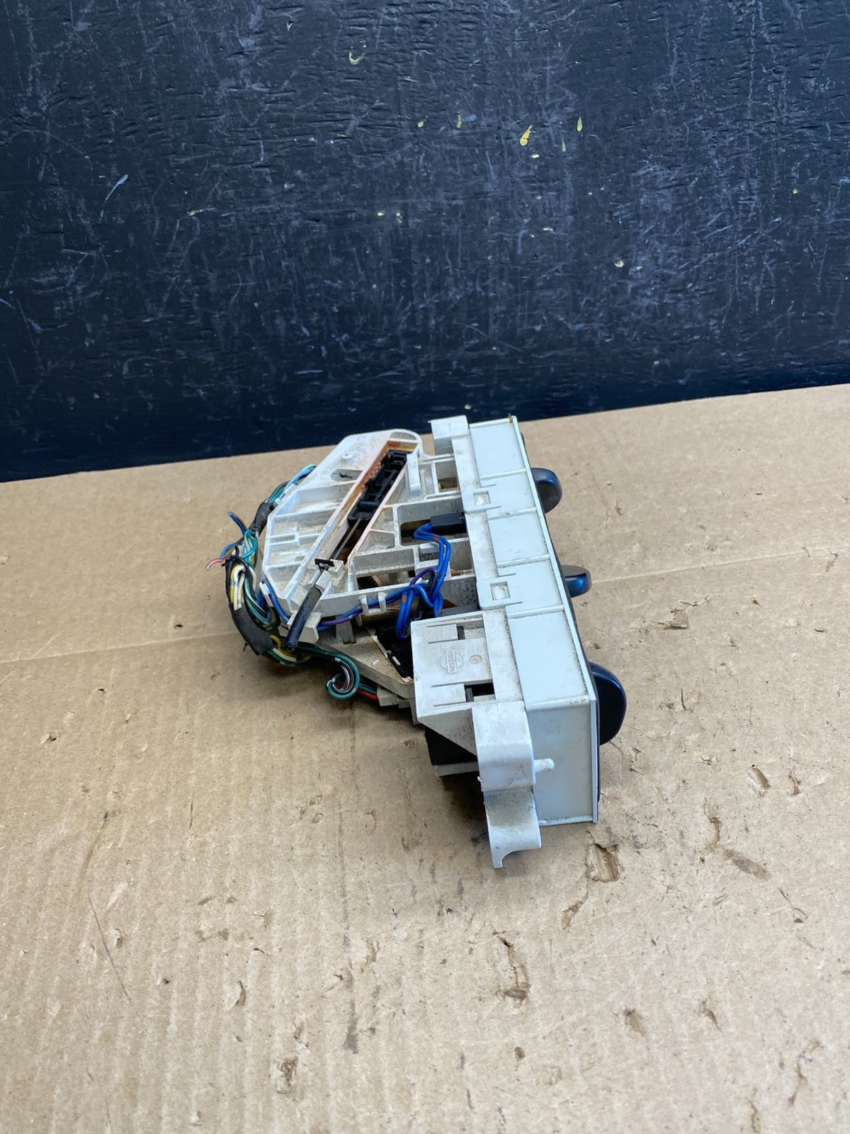 1999-2000 Nissan Xterra Heater A/C Climate Temperature Control ac6712 DG1