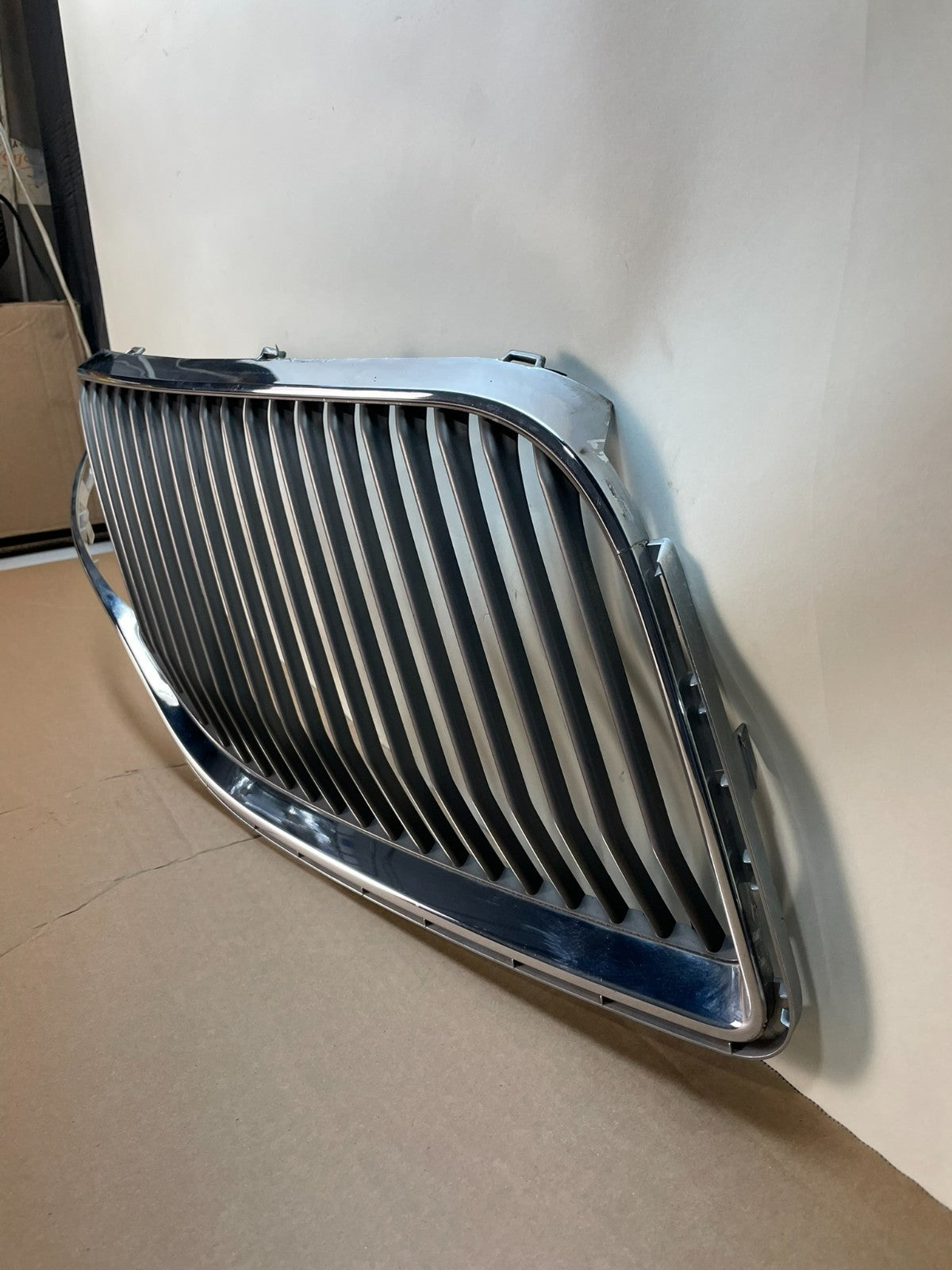 2013 to 2016 Lincoln MKT Right Passenger Side Grille Grill AH8836 DG1