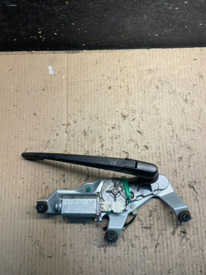 2008 to 2014 Subaru Tribeca Rear Windshield Wiper Motor X0935 DG0