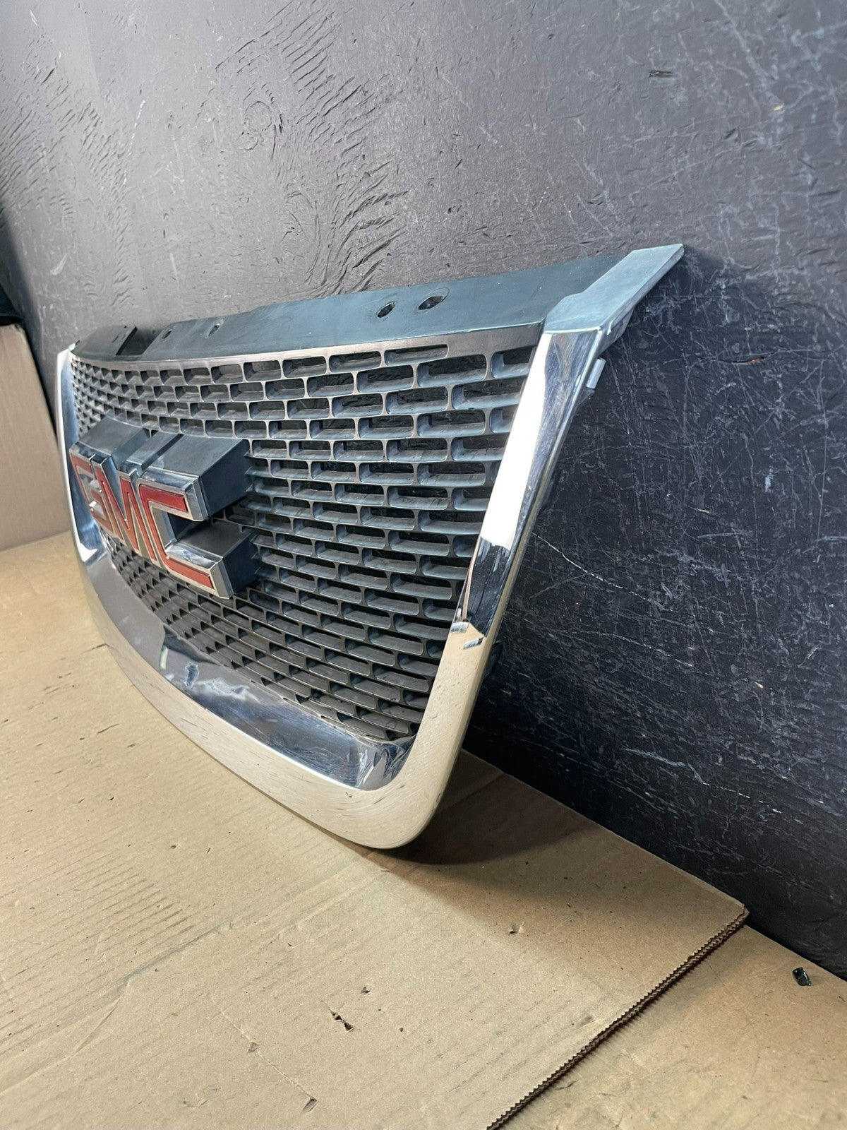 2007 to 2012 GMC Acadia Front Upper Grill Grille AD5857 DW1