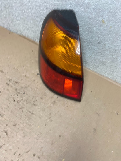 2001 to 2004 Subaru Legacy Outback Left Driver LH Tail Light AB0802 LK1