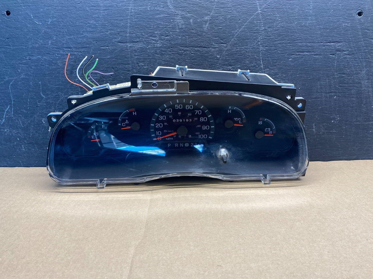1999 to 2003 Ford E150 E250 E350 VAN Gauge Speedometer Cluster AG3860 DG0