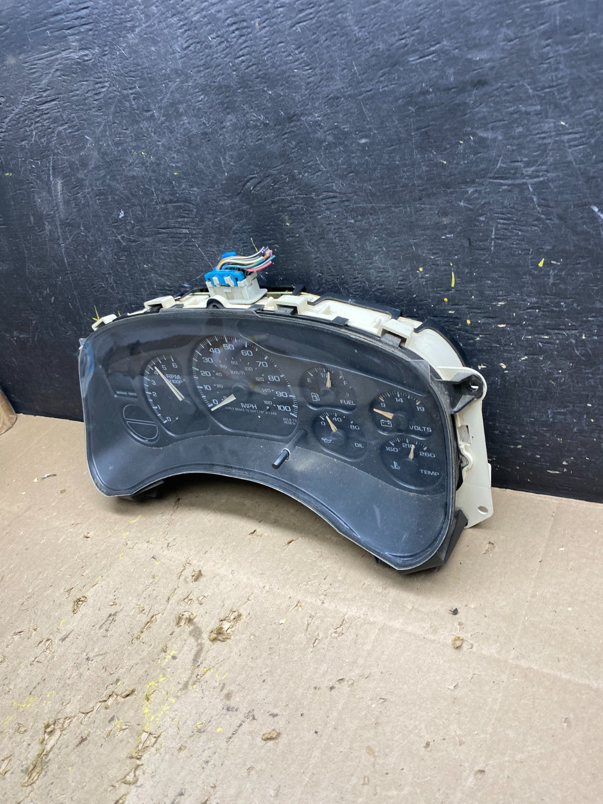 2002 GMC Yukon Speedometer Cluster Gauge Oem U5480 DG2