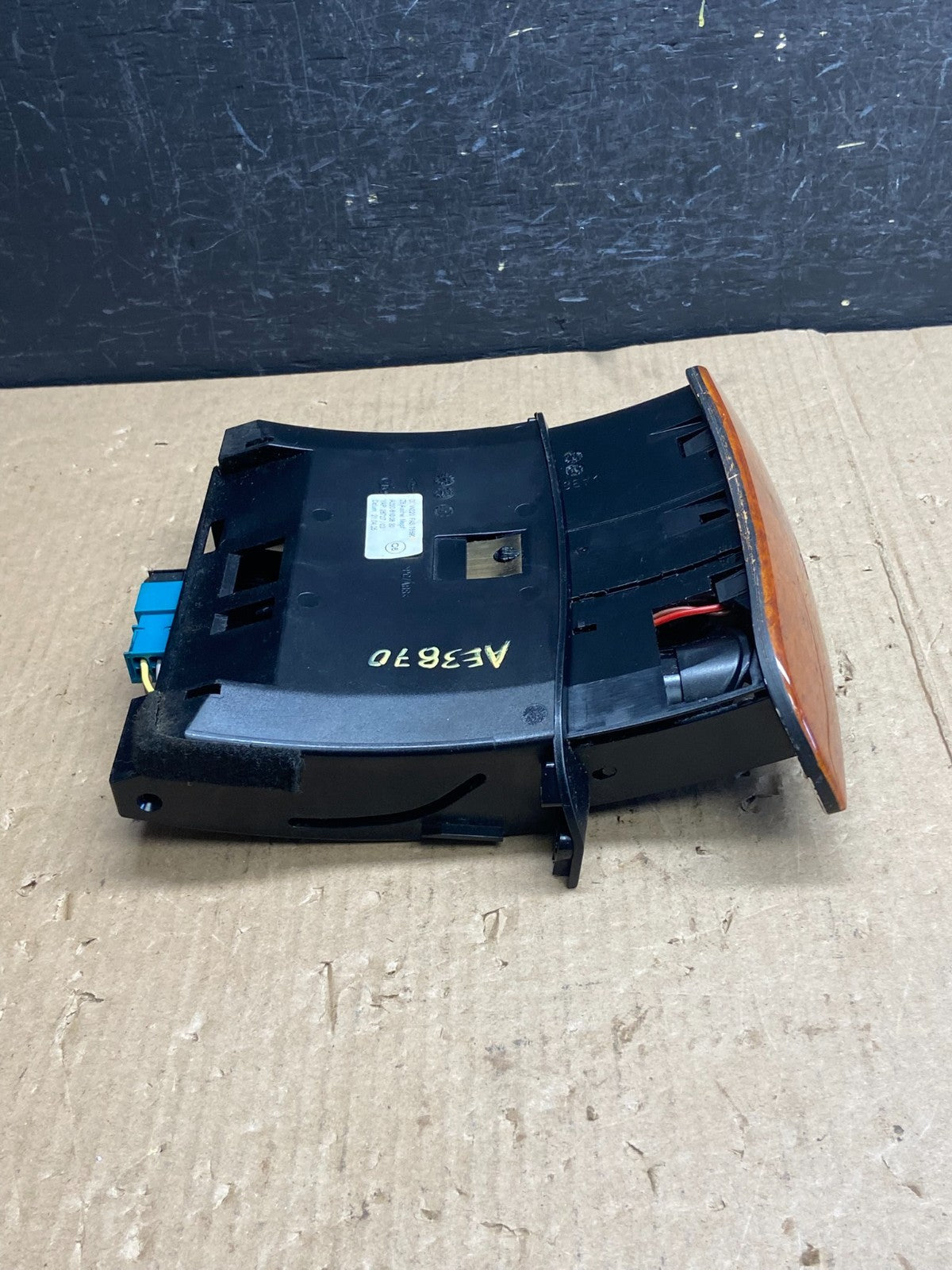2000-2006 Mercedes-Benz S430 W220 Center Console Ash Tray AE38701
