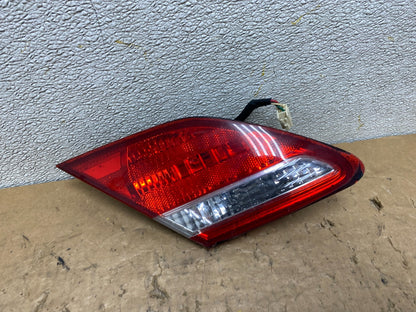 2005-2010 Toyota Avalon Left Driver LH Side Tail Light Inner V8539 DW0