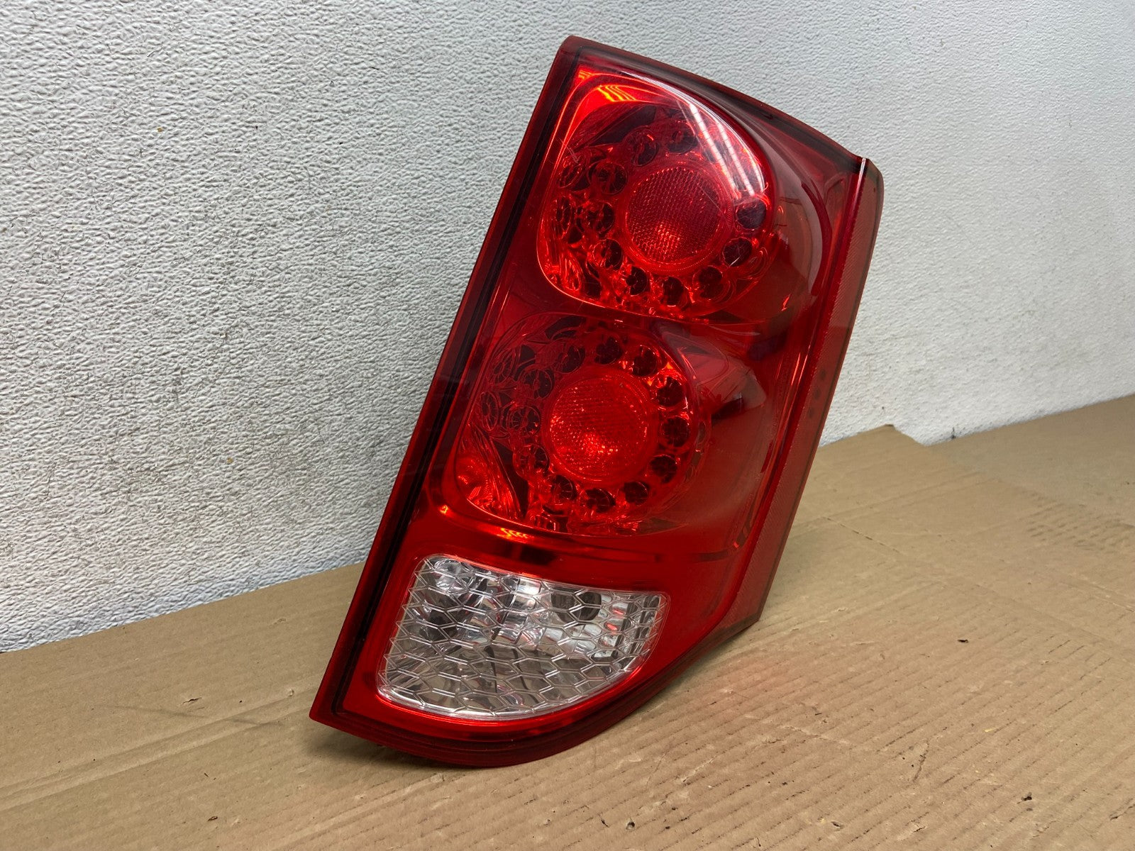 2011 - 2018 Dodge Grand Caravan Right Passenger RH Tail Light Led AG8943 DW1