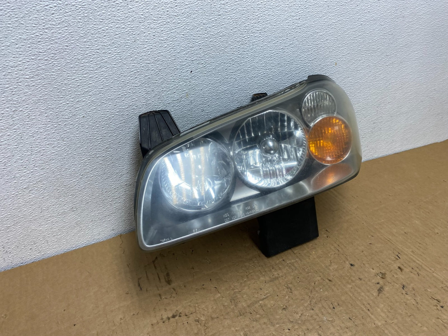 2002-2003 Nissan Maxima Left Driver LH Headlight Xenon HID AC8336 DW2