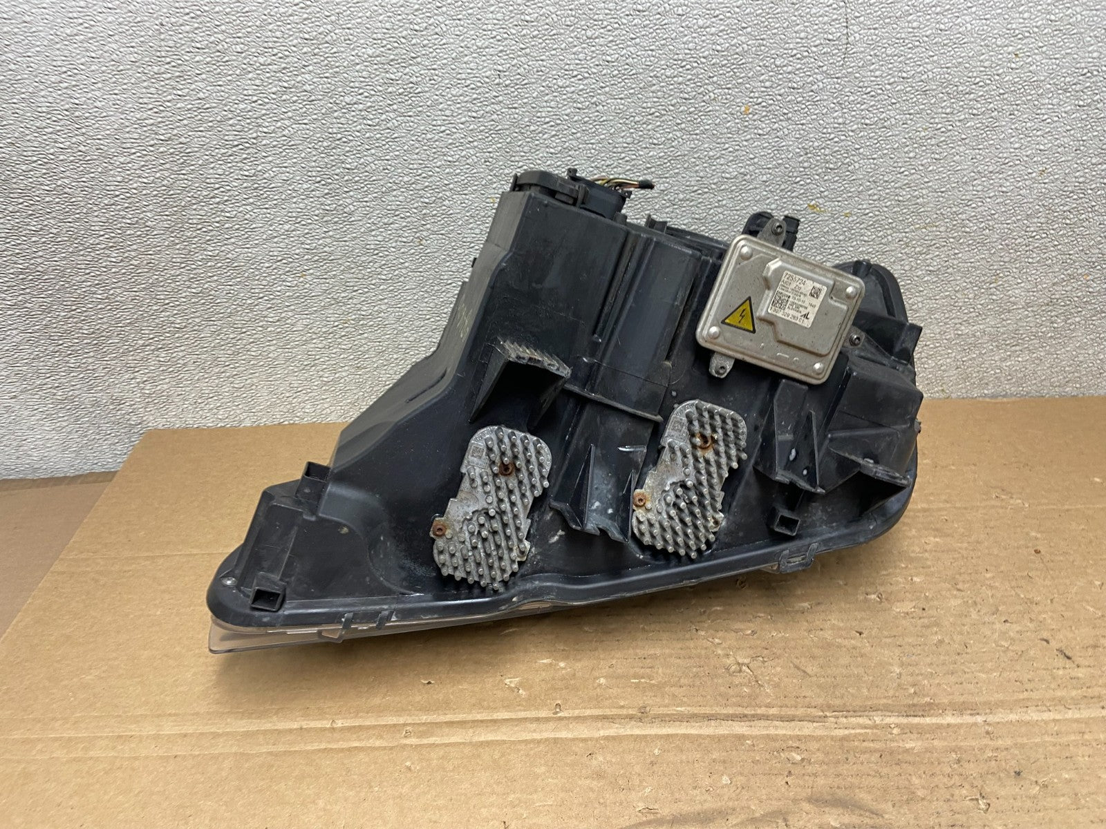 2011 to 2014 BMW X3 Right Passenger RH Side Xenon Headlight AB4600 DW8