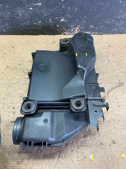 2007 to 2010 BMW X5 Air Intake Cleaner Filter Housing Box OEM S3543 DG6