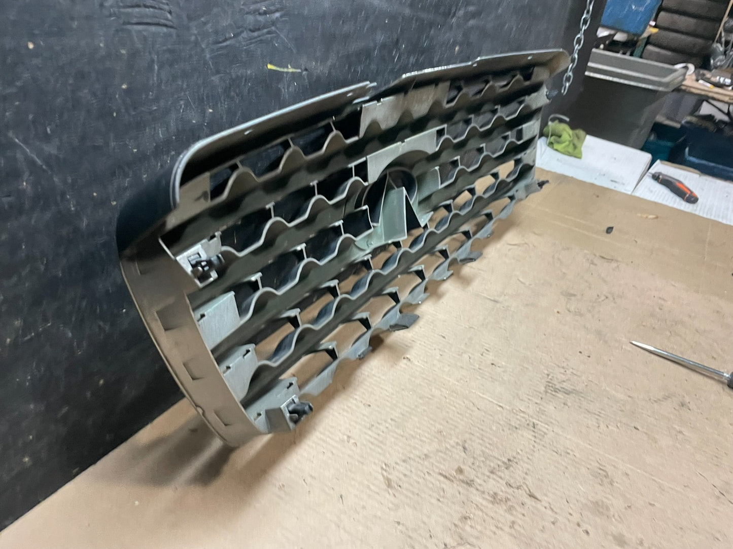 2003 2004 2005 Infiniti FX35 Grill Grille W/ Emblem T0456 DG6