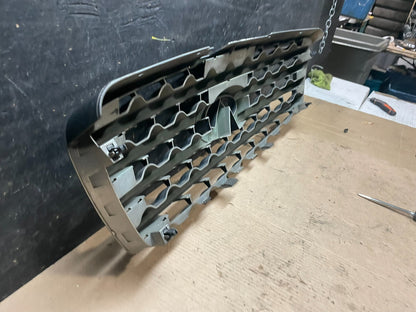 2003 2004 2005 Infiniti FX35 Grill Grille W/ Emblem T0456 DG6