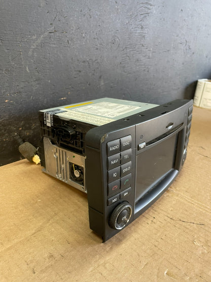 2009-2012 Mercedes X164 GL550 ML500 Radio Navigation Screen Display AC4880 DG1