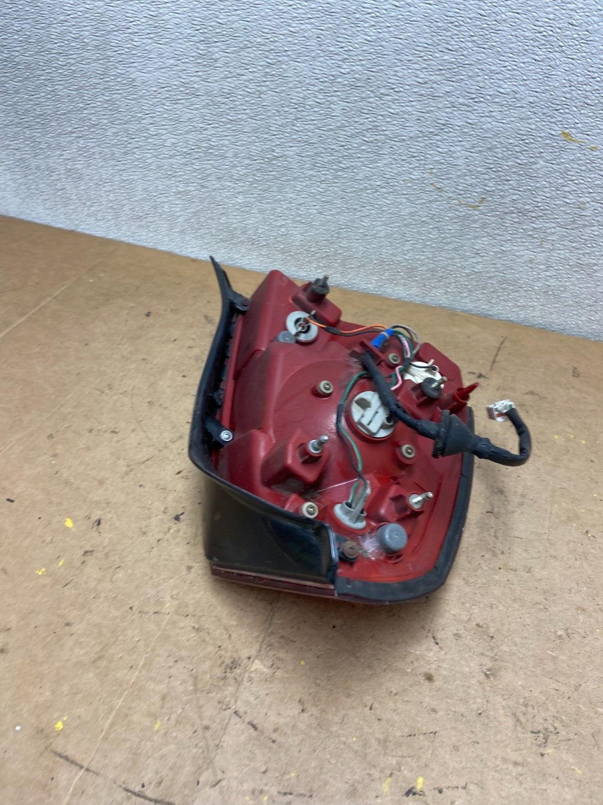 2004 2005 2006 Hyundai Elantra Sedan Right Passenger Tail Light OEM X7496 DW7