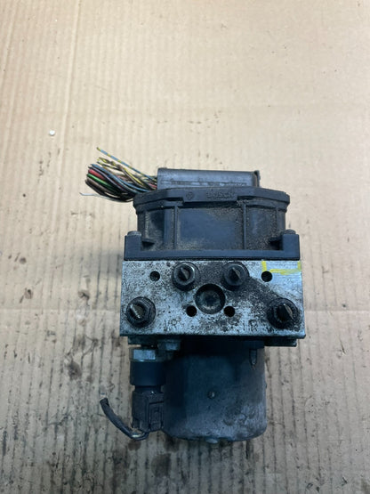 2001 2002 2003 BMW 325i 330i ABS Anti Lock Brake Pump 3451 6762113 x8606 DG2