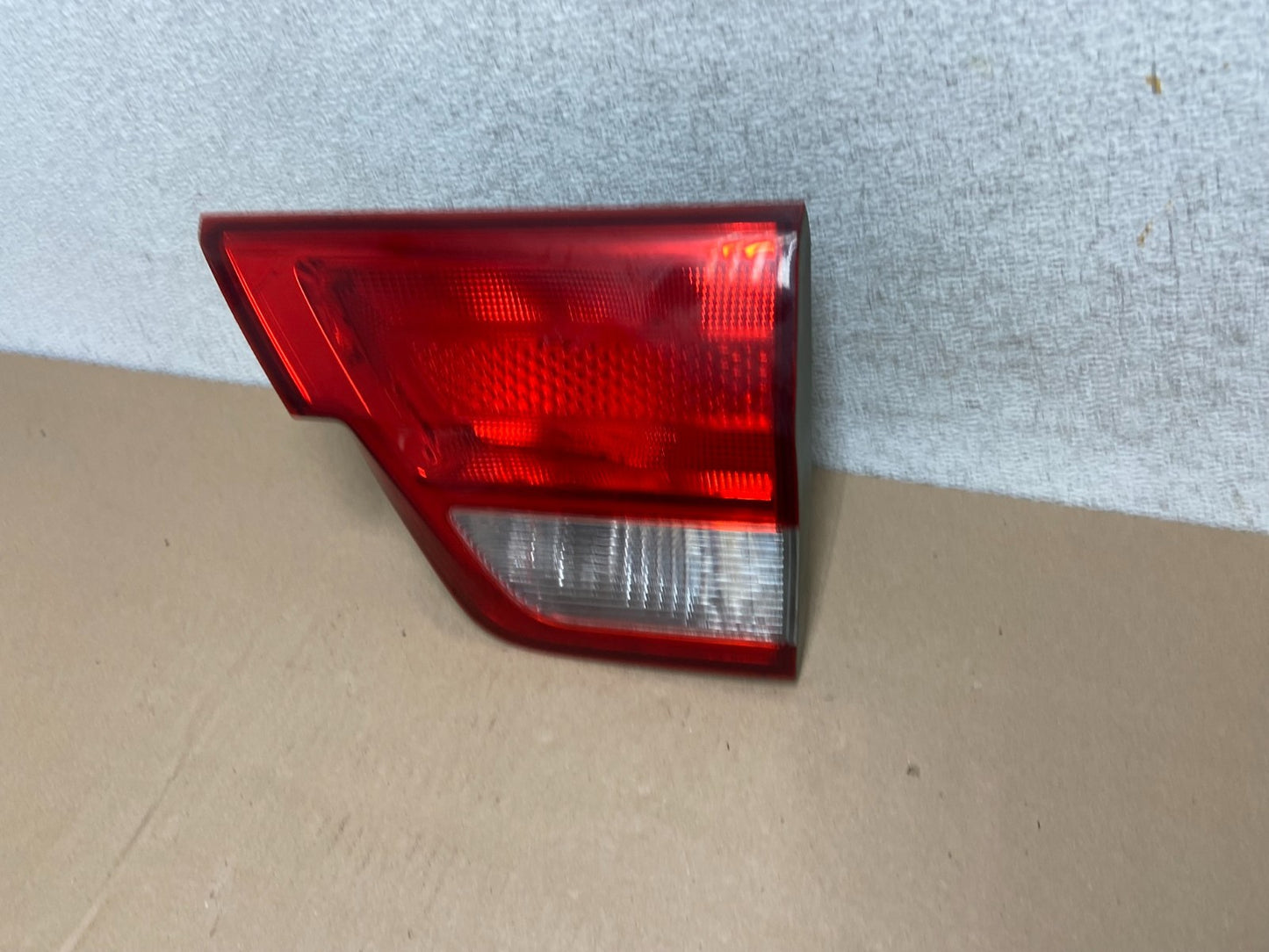 2011-2013 Jeep Grand Cherokee Right Passenger Rh Inner Tail Light AG6593 DW1