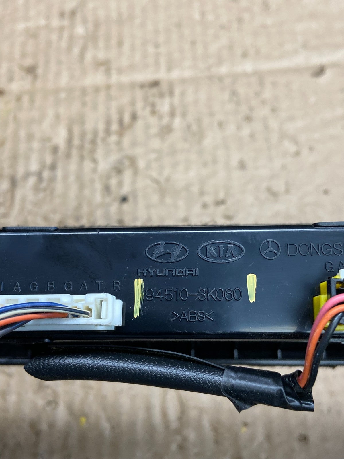 2009 - 2010 Hyundai Sonata Center Radio Climate Control Air Vent Bezel AD1989 DG6