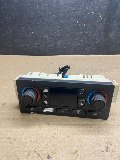 2003 to 2006 Chevrolet Silverado HVAC Heater Climate Control Module AH5334 DG0