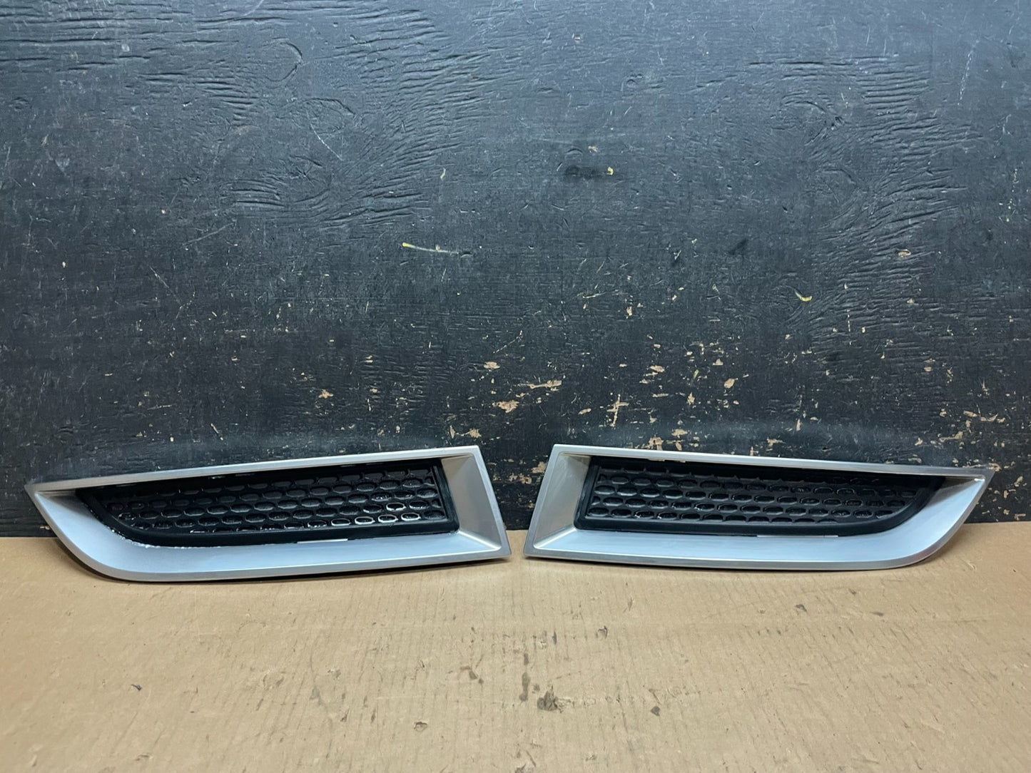 2013 2014 2015 GMC Acadia Front Left+Right Set Grille Bezel Bumper Oem AA2351 DG0