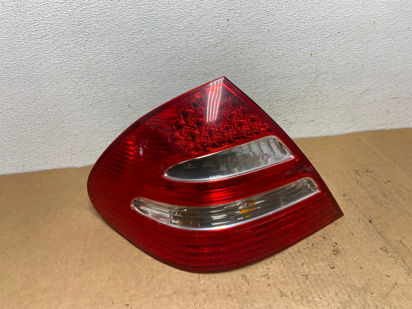 2003-2006 Mercedes E Class Sedan Left Driver LH Side Tail Light AD0454 LK0