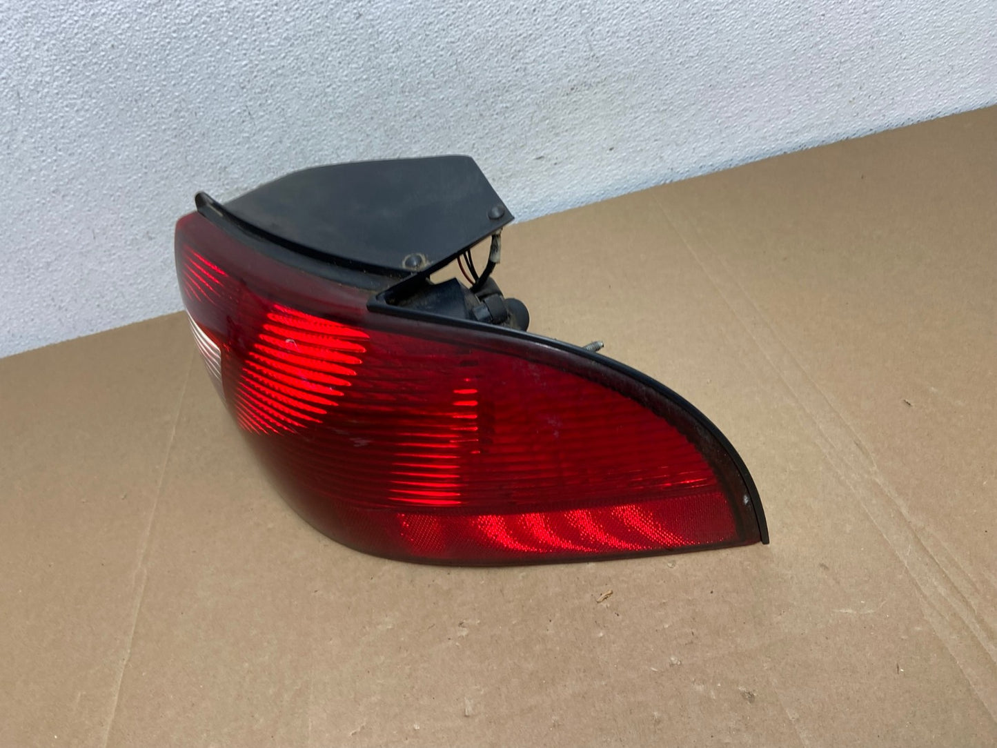 2000 - 2003 Mercury Sable Sedan Right Passenger Rh Side Tail Light Oem AC5571 LK1