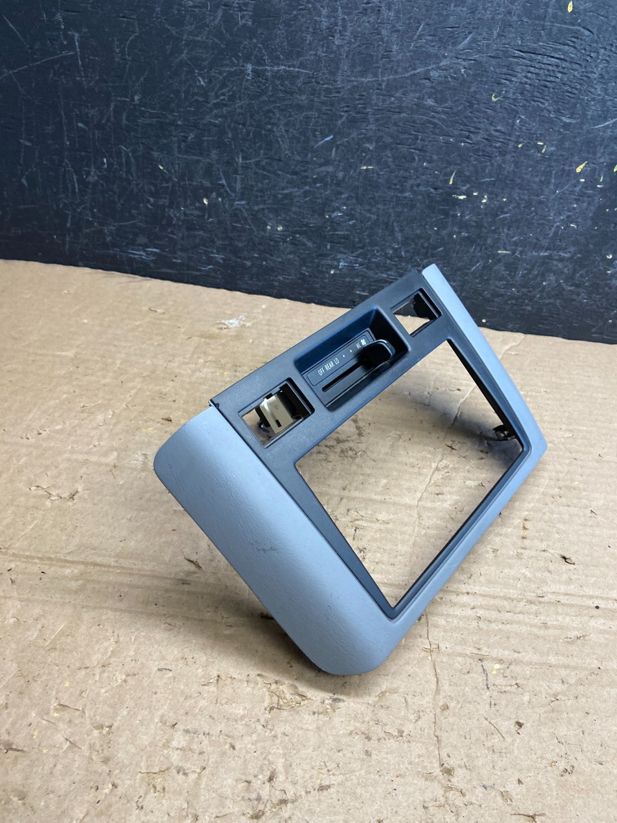 1998 to 2000 Toyota Sienna Center Console Radio Trim Bezel AF2335 DG1