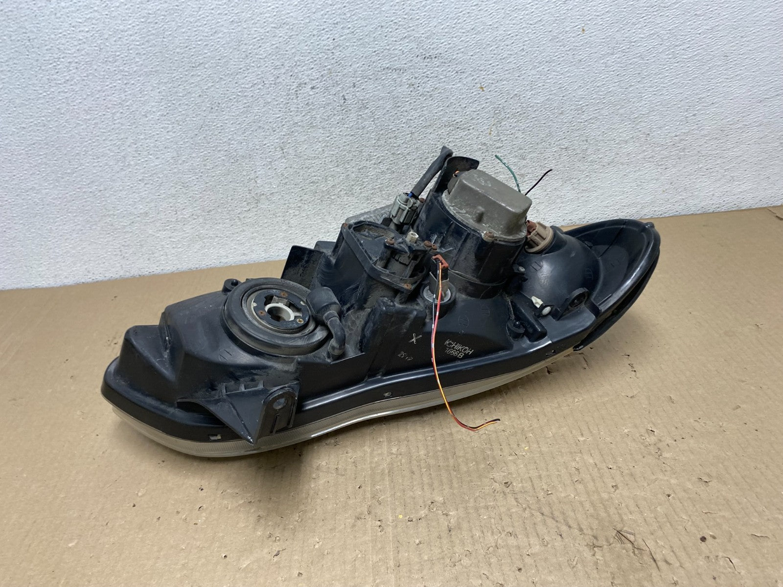 2000 to 2001 Infiniti I30 Left Driver LH Side Headlight Xenon AE9745 DW5