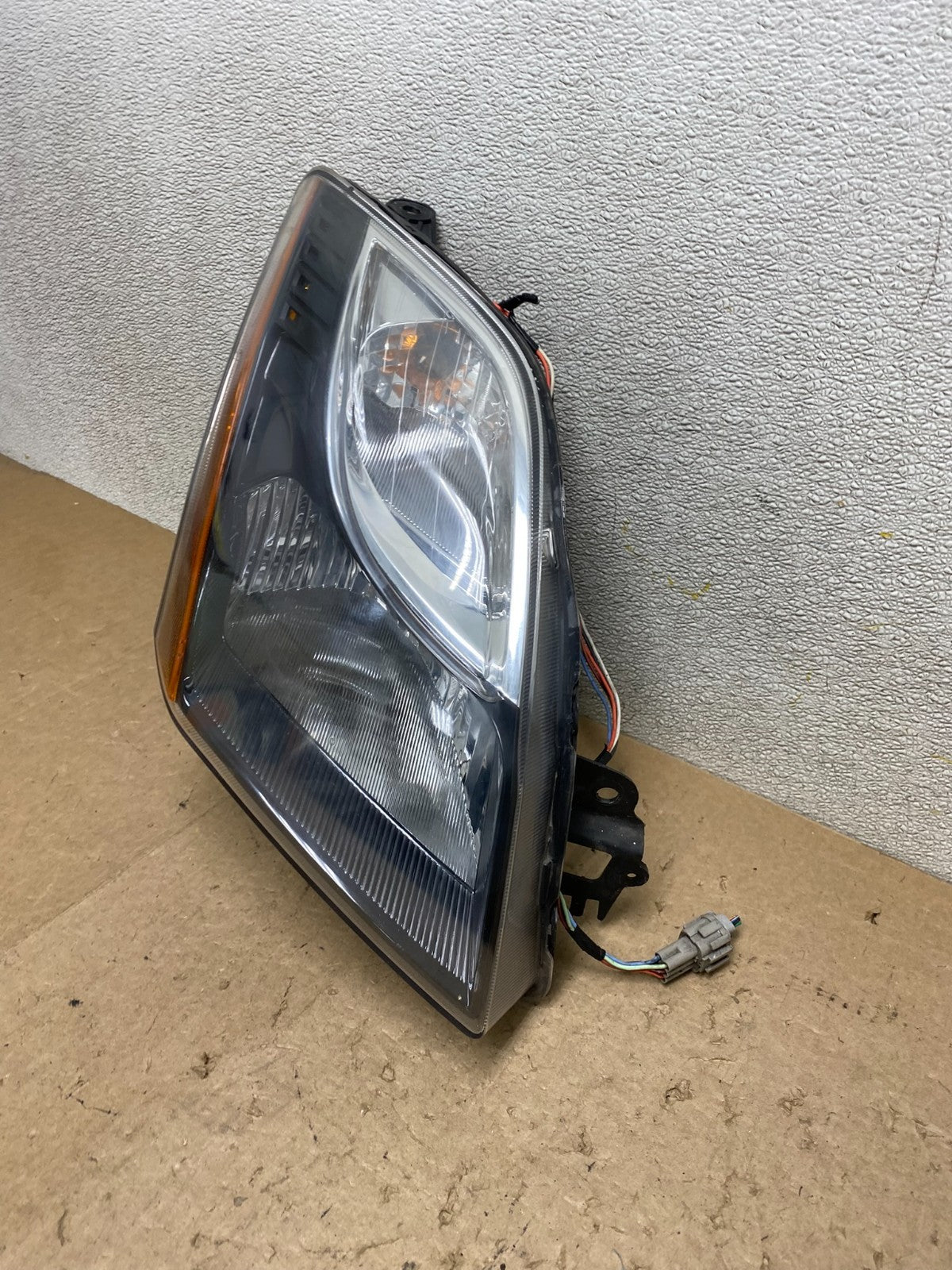 2010 2011 2012 Nissan Sentra Halogen Right Passenger Black Headlight W9240 DW1