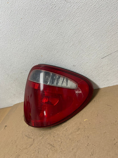 2001-2003 Dodge Grand Caravan Right Passenger RH Side Tail Light AD7818 LK1
