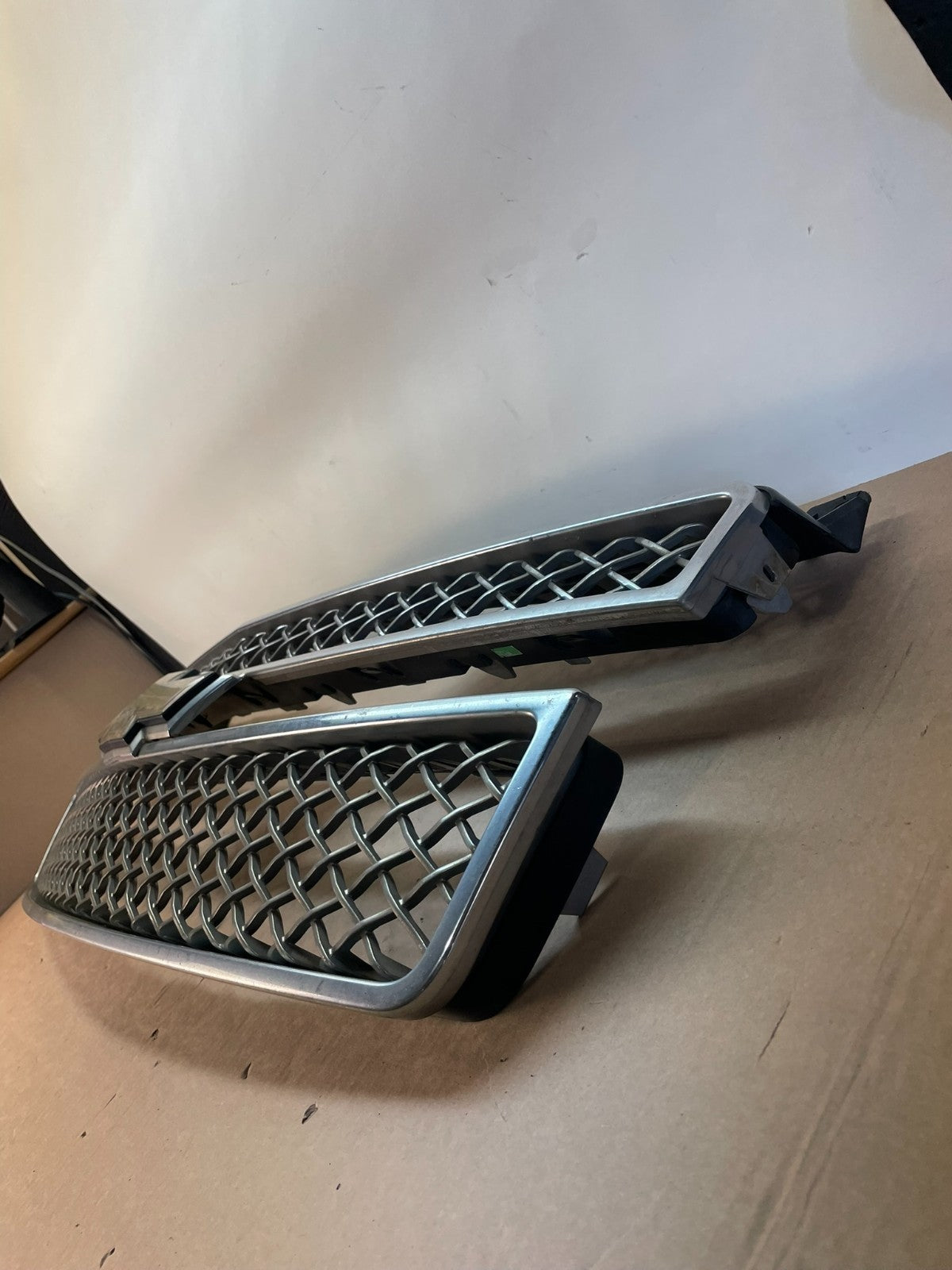 2007 to 2014 Chevrolet Avalanche Front Upper Lower Set Grill Grille AG1007 DG1