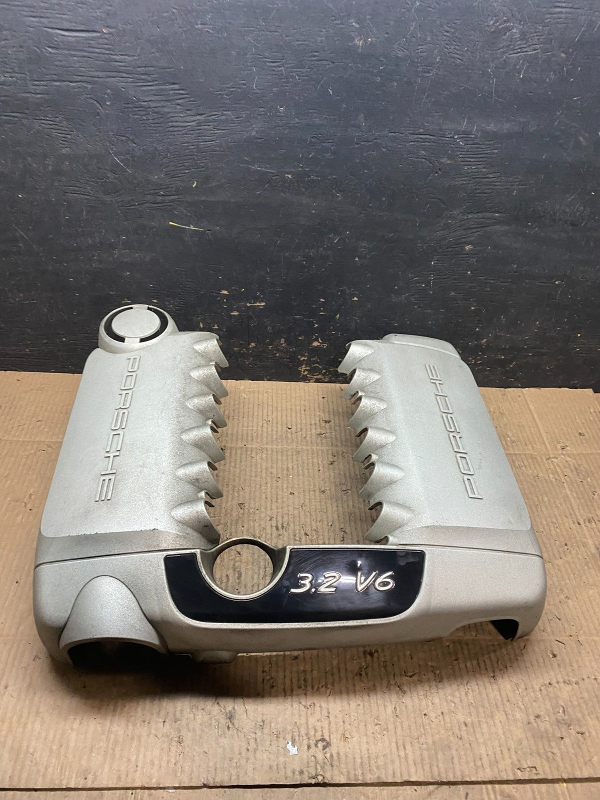 2004 to 2006 Porsche Cayenne 3.2L V6 Engine Motor Cover T9551 DG0