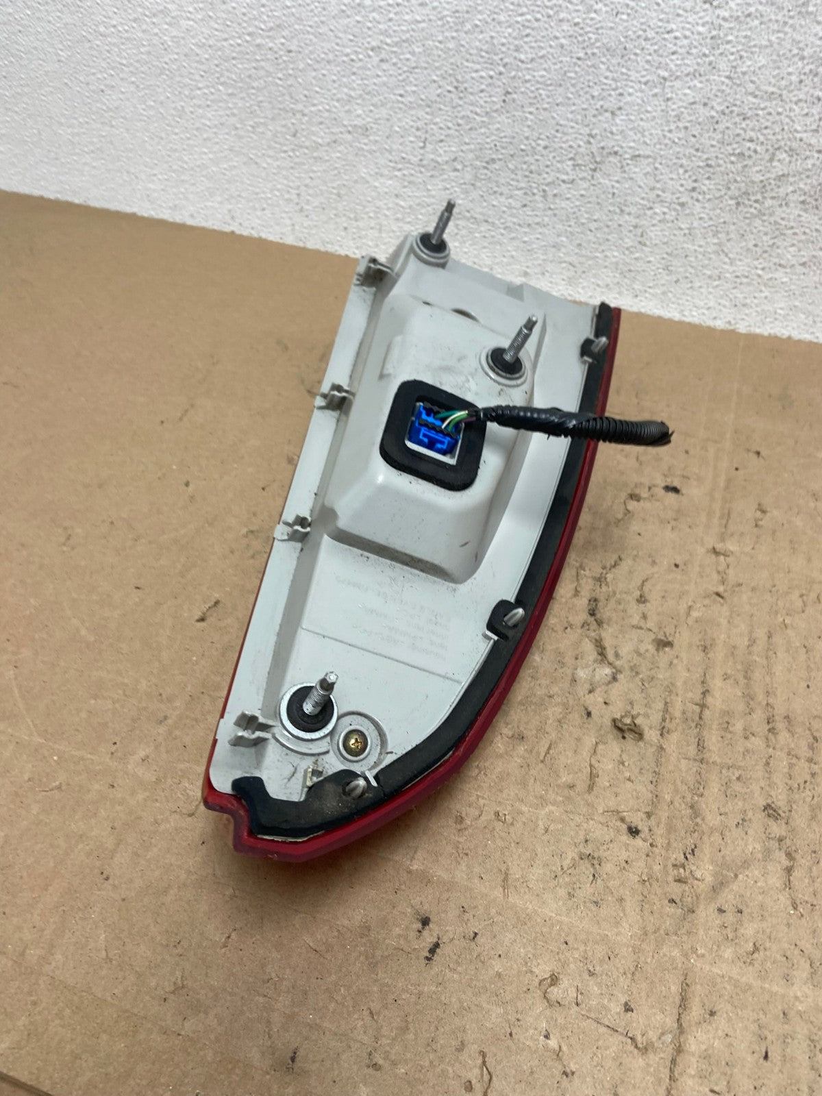 2006 to 2011 Cadillac DTS Right Passenger Rh Side LED Tail light AE6557 LK7