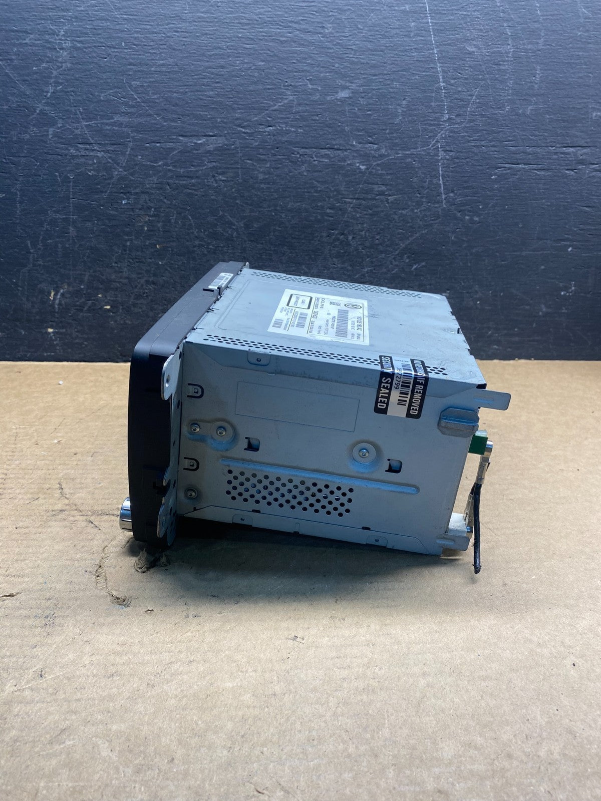 2009 to 2012 Volkswagen CC Radio CD Player Screen AM/FM AD9891 DG1
