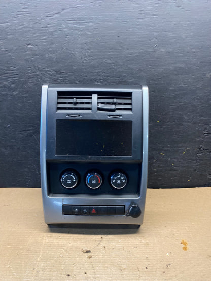 2008 to 2012 Jeep Liberty Dash Climate Temperature Control Radio Bezel Q9688 DG0