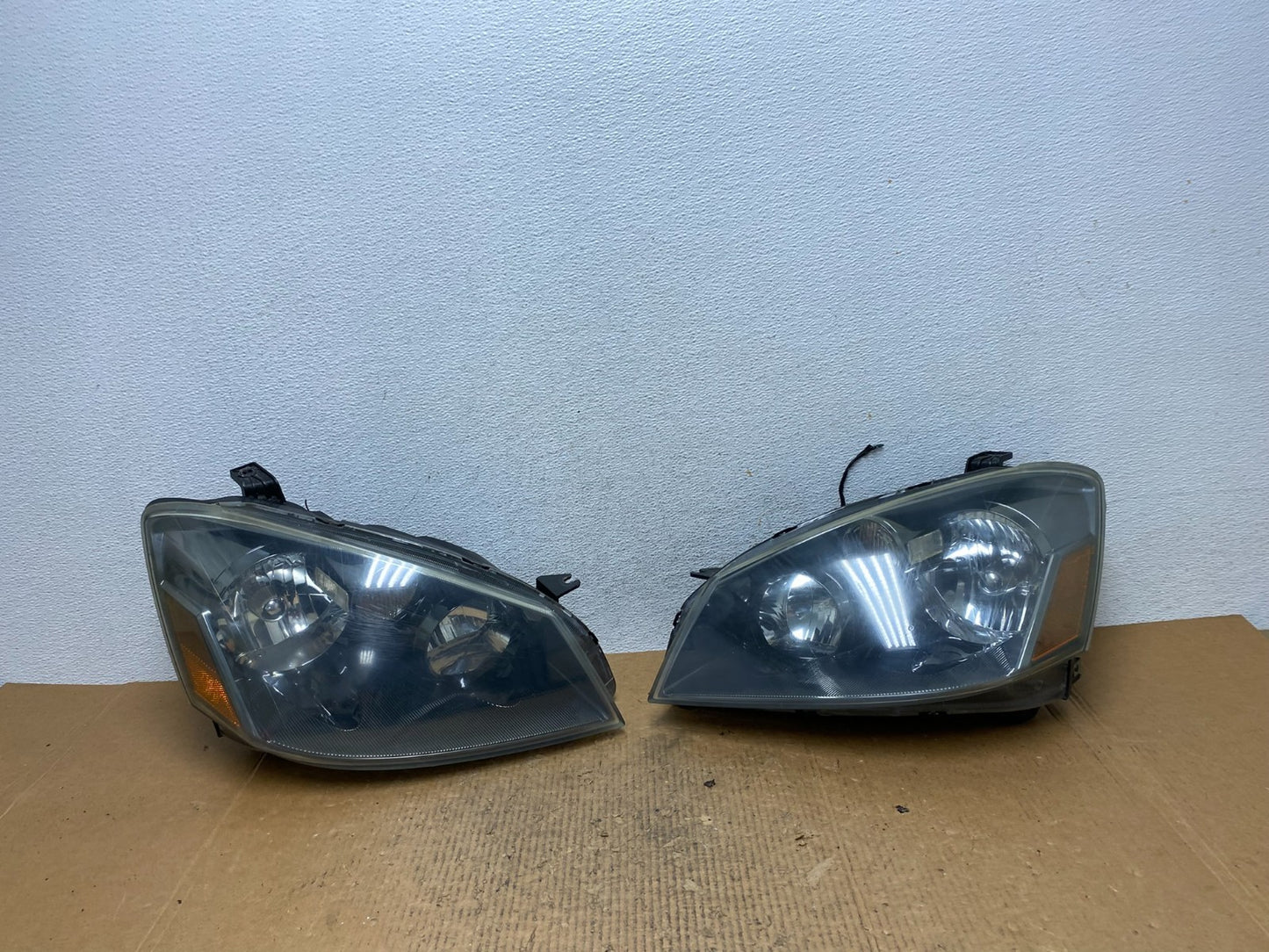 2005 to 2006 Nissan Altima Left+Right Set Halogen Headlights AE2588 DW0